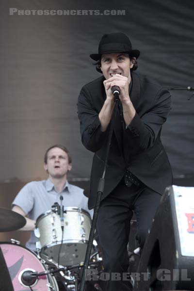 MAXIMO PARK - 2012-08-25 - SAINT CLOUD - Domaine National - Grande Scene - 